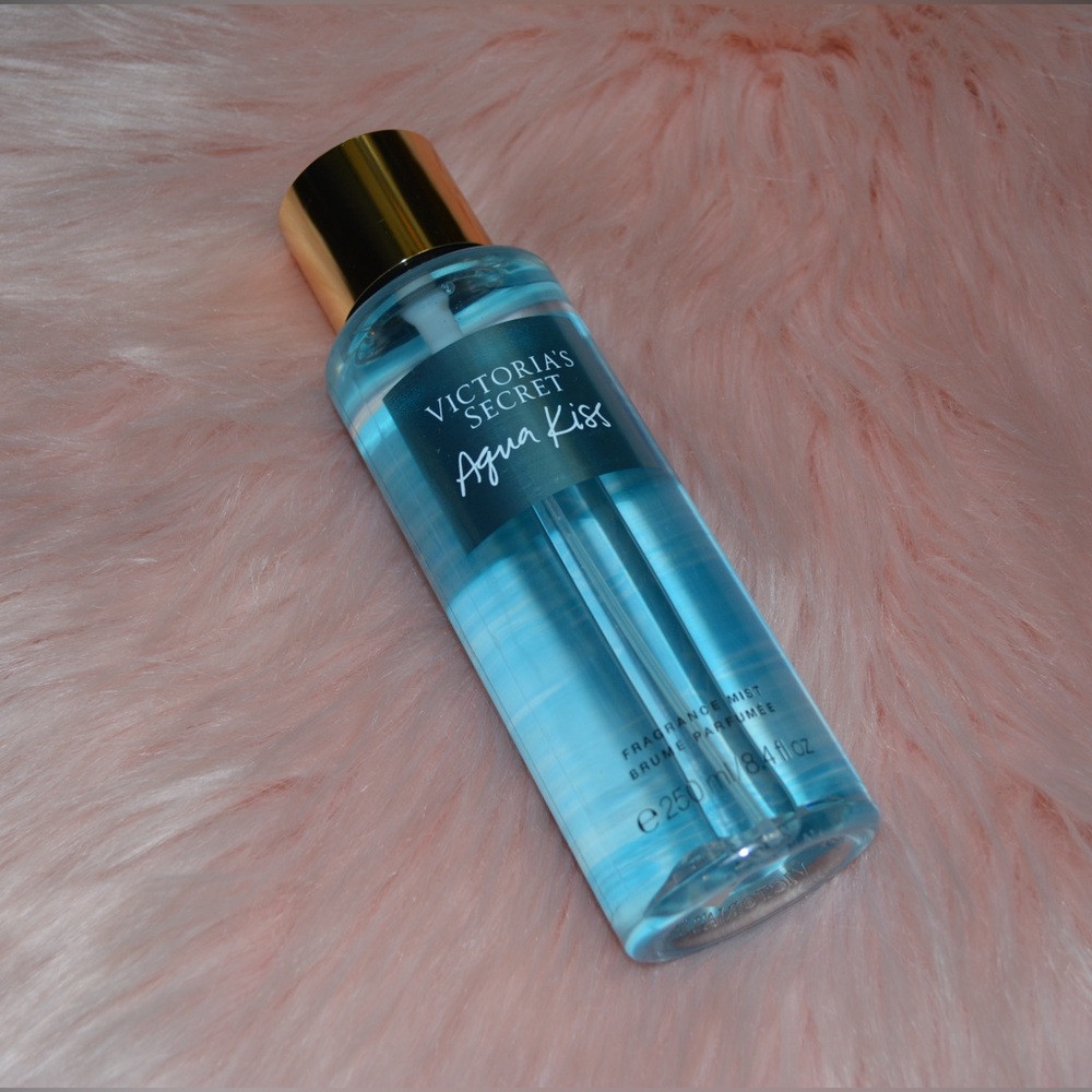 Victoria’s Secret Aqua Kiss Fragrance Mist 8.4 oz NEW